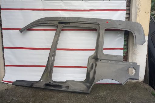 A LATERAL ESQ KANGGO